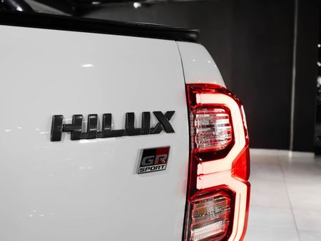 2024-Toyota-Hilux-28-GD-6-GR-S-4x4-Auto-Double-Cab_6