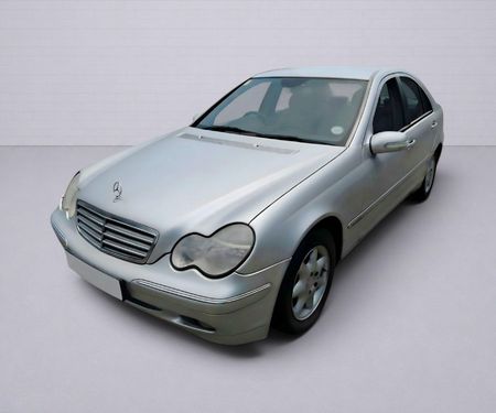 2004-Mercedes-Benz-C-Class-C-200K-Elegance-Auto_3