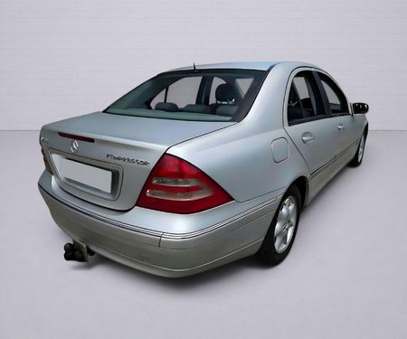 2004-Mercedes-Benz-C-Class-C-200K-Elegance-Auto_4