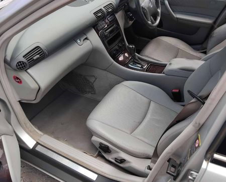 2004-Mercedes-Benz-C-Class-C-200K-Elegance-Auto_5