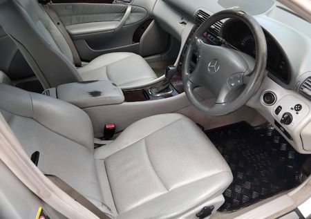 2004-Mercedes-Benz-C-Class-C-200K-Elegance-Auto_7