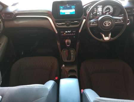 2025-Toyota-Urban-Cruiser-15-XR-Auto_8