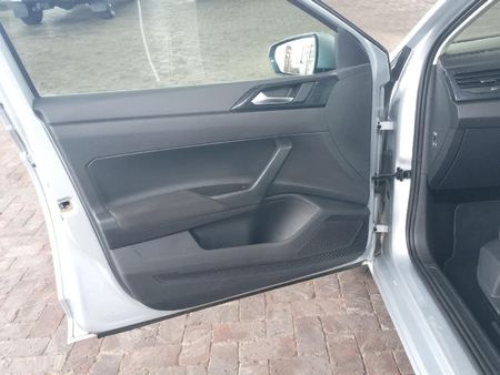 2024-Volkswagen-Polo-10-TSI-Life-Auto_27
