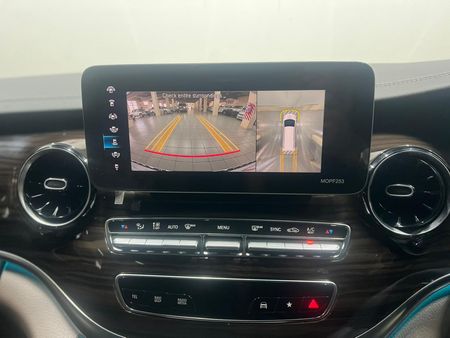 2020-Mercedes-Benz-V-Class-V-250d-Avantgarde-Auto_13