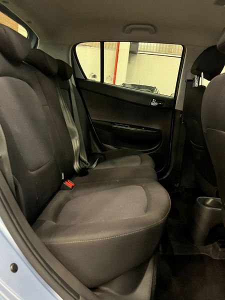 2013-Hyundai-i20-14-Fluid_11