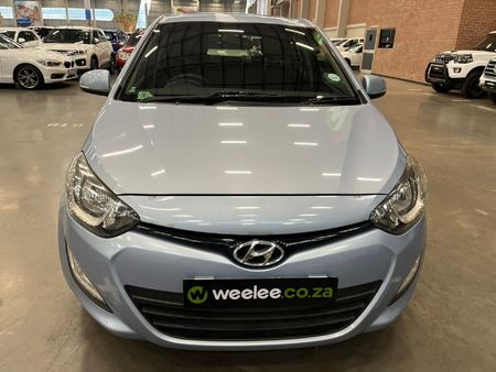 2013-Hyundai-i20-14-Fluid_7