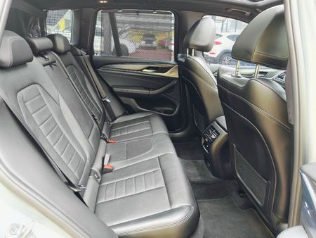 2022-BMW-X3-xDrive20d_9
