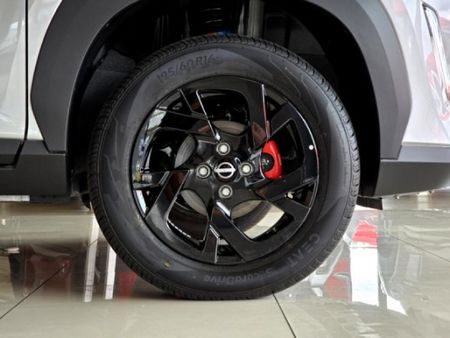 2025-Nissan-Magnite-10-Turbo-Acenta-Kuro_16