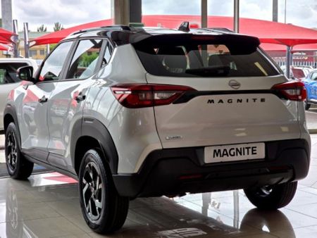 2025-Nissan-Magnite-10-Turbo-Acenta-Kuro_7