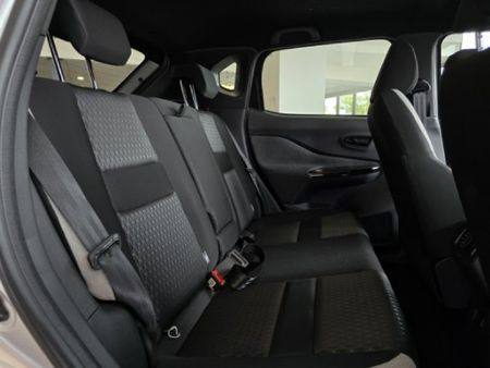 2025-Nissan-Magnite-10-Turbo-Acenta-Kuro_8