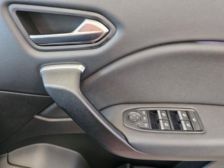 2024-Renault-Captur-13T-EDC_12