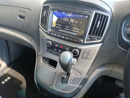 2019-Hyundai-H-1-25-CRDi-Elite-Auto_14