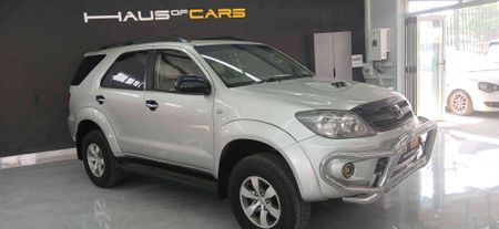 2008-Toyota-Fortuner-30-D-4D-Raised-Body_0