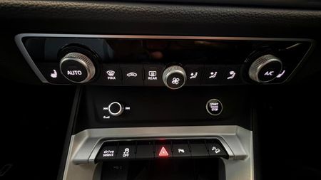 2026-Audi-Q3-Sportback-Black-Edition-35-TFSI_15