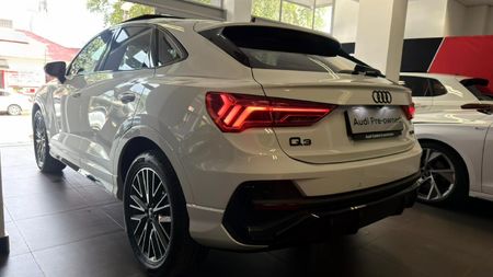 2026-Audi-Q3-Sportback-Black-Edition-35-TFSI_7
