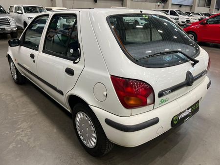 1998-Mazda-121-Soho-13-5-dr_4
