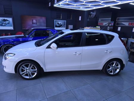 2012-Hyundai-i30-Hyundai-i30-20-GLS_9