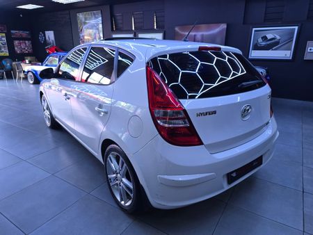 2012-Hyundai-i30-Hyundai-i30-20-GLS_13