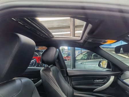 2014-BMW-3-Series-320i-M-Sport-Auto_10