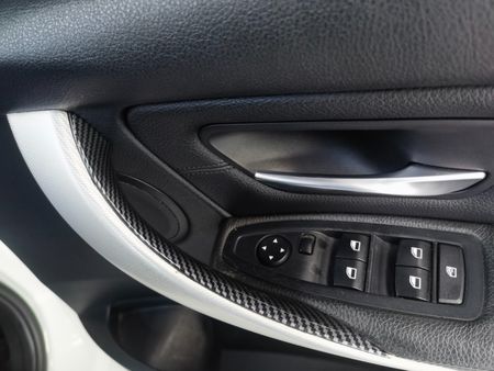 2014-BMW-3-Series-320i-M-Sport-Auto_12