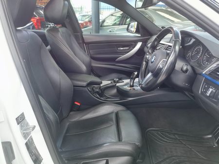 2014-BMW-3-Series-320i-M-Sport-Auto_16