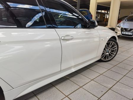 2014-BMW-3-Series-320i-M-Sport-Auto_4