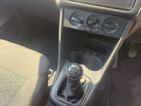 2025-Volkswagen-Polo-Vivo-14-Life_10