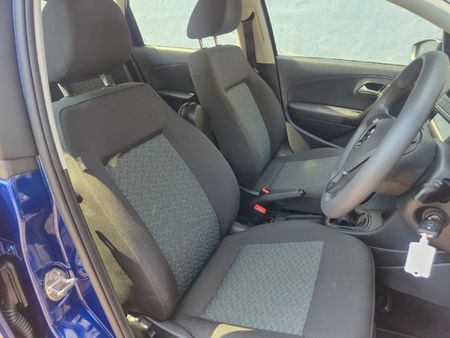 2025-Volkswagen-Polo-Vivo-14-Life_4