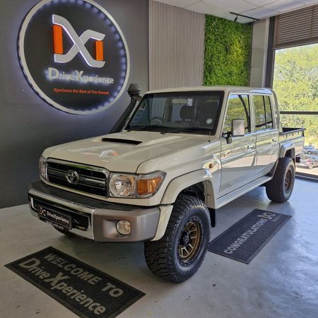 2019-Toyota-Land-Cruiser-79-45-D-4D-LX-V8-Double-Cab_0