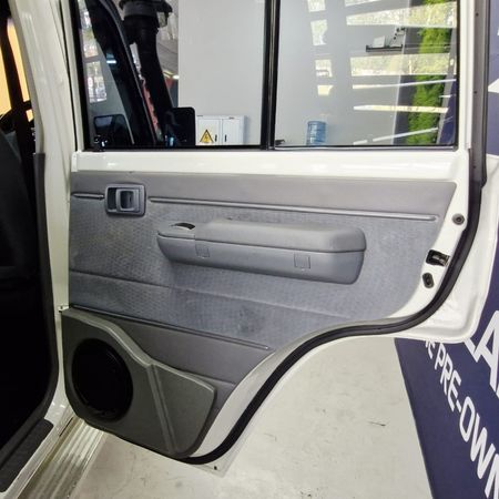 2019-Toyota-Land-Cruiser-79-45-D-4D-LX-V8-Double-Cab_10