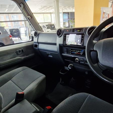 2019-Toyota-Land-Cruiser-79-45-D-4D-LX-V8-Double-Cab_14