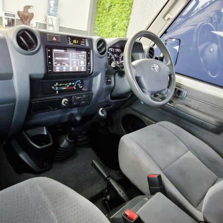 2019-Toyota-Land-Cruiser-79-45-D-4D-LX-V8-Double-Cab_16