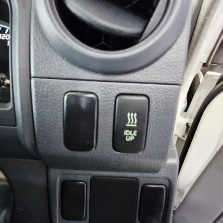 2019-Toyota-Land-Cruiser-79-45-D-4D-LX-V8-Double-Cab_24
