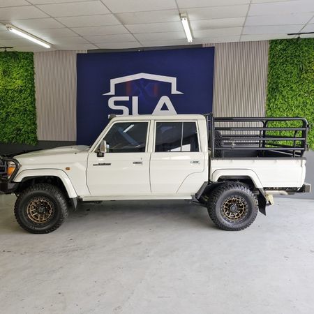 2019-Toyota-Land-Cruiser-79-45-D-4D-LX-V8-Double-Cab_2