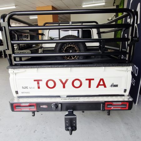2019-Toyota-Land-Cruiser-79-45-D-4D-LX-V8-Double-Cab_4