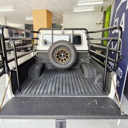 2019-Toyota-Land-Cruiser-79-45-D-4D-LX-V8-Double-Cab_5