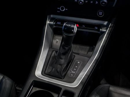 2025-Audi-Q3-35TFSI-Urban-Edition_12