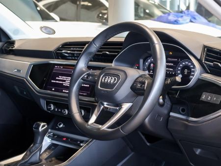 2025-Audi-Q3-35TFSI-Urban-Edition_15