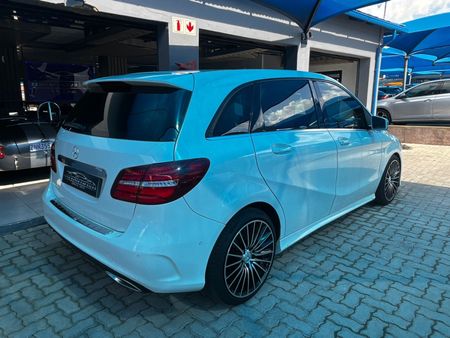 2016-Mercedes-Benz-B-Class-B-200-CDI-Auto_2