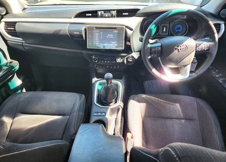 2017-Toyota-Hilux-28-GD-6-Raider-4x4-Double-Cab_10