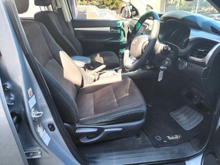 2017-Toyota-Hilux-28-GD-6-Raider-4x4-Double-Cab_5