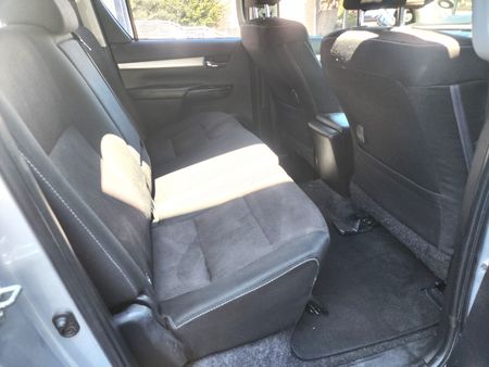 2017-Toyota-Hilux-28-GD-6-Raider-4x4-Double-Cab_7