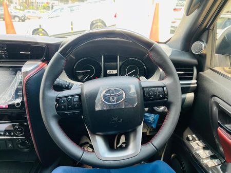 2026-Toyota-Fortuner-28-GD-6-4x4-Auto_8