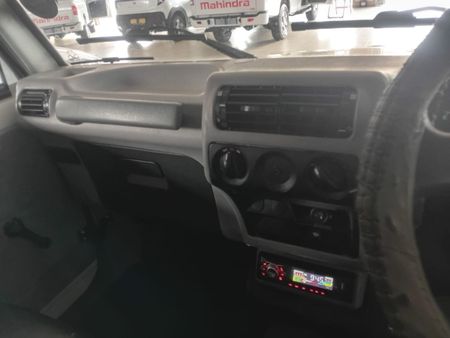2015-Mahindra-Bolero-NEF-Single-Cab_8