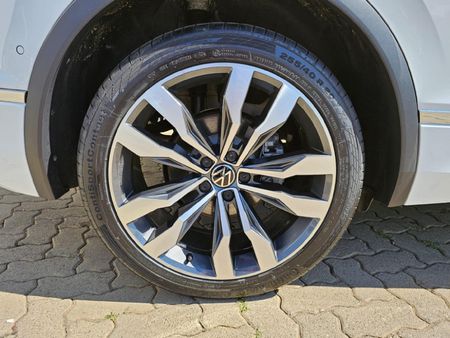 2026-Volkswagen-Tiguan-Allspace-14-TSI-R-Line-DSG-Auto_11