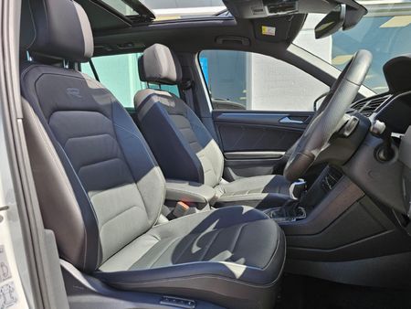 2026-Volkswagen-Tiguan-Allspace-14-TSI-R-Line-DSG-Auto_12