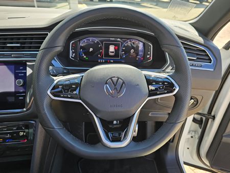 2026-Volkswagen-Tiguan-Allspace-14-TSI-R-Line-DSG-Auto_15
