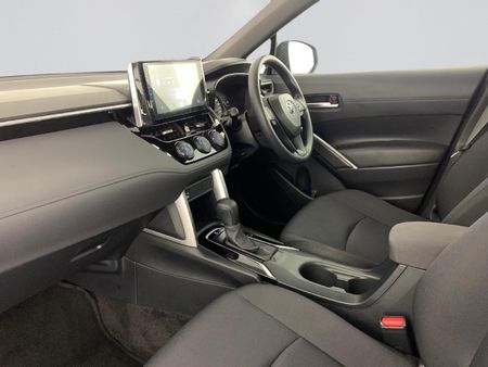 2022-Toyota-Corolla-Cross-18-XI_11