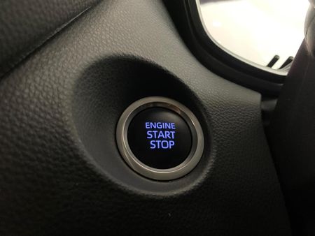 2022-Toyota-Corolla-Cross-18-XI_18