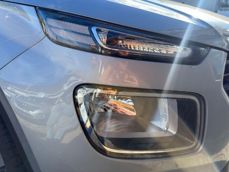 2022-Hyundai-Venue-10-TGDI-Motion_10
